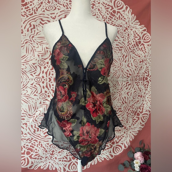 Vintage 90’s Victoria Secret nighty with red rose and paisley design size M - Picture 1 of 10
